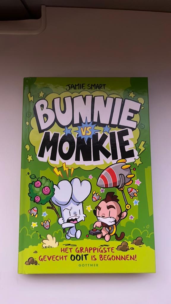 Jamie Smart - Bunnie vs Monkie 2e hands, Fictie algemeen, Ophalen of Verzenden, Zo goed als nieuw, Jamie Smart