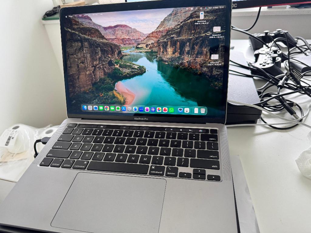 Macbook Pro 2020 I7 16GB 4 thunderbolt 3 poorten, Computers en Software, Apple Macbooks, Gebruikt, 2 tot 3 Ghz, Qwerty, 13 inch