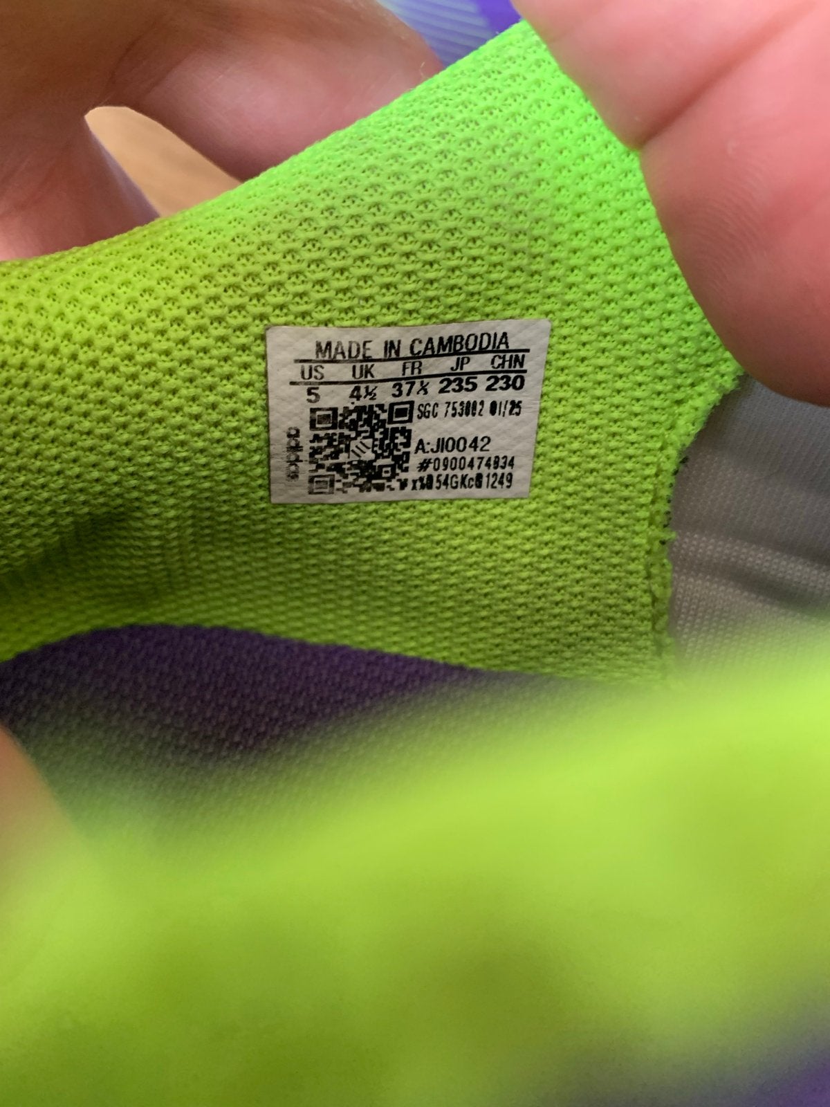 Adidas F50 kinder zaalschoen Maat 37 1/3 Paars/Neon Groen, Kleding | Heren, Ophalen, Overige kleuren, Sportschoenen, Gedragen