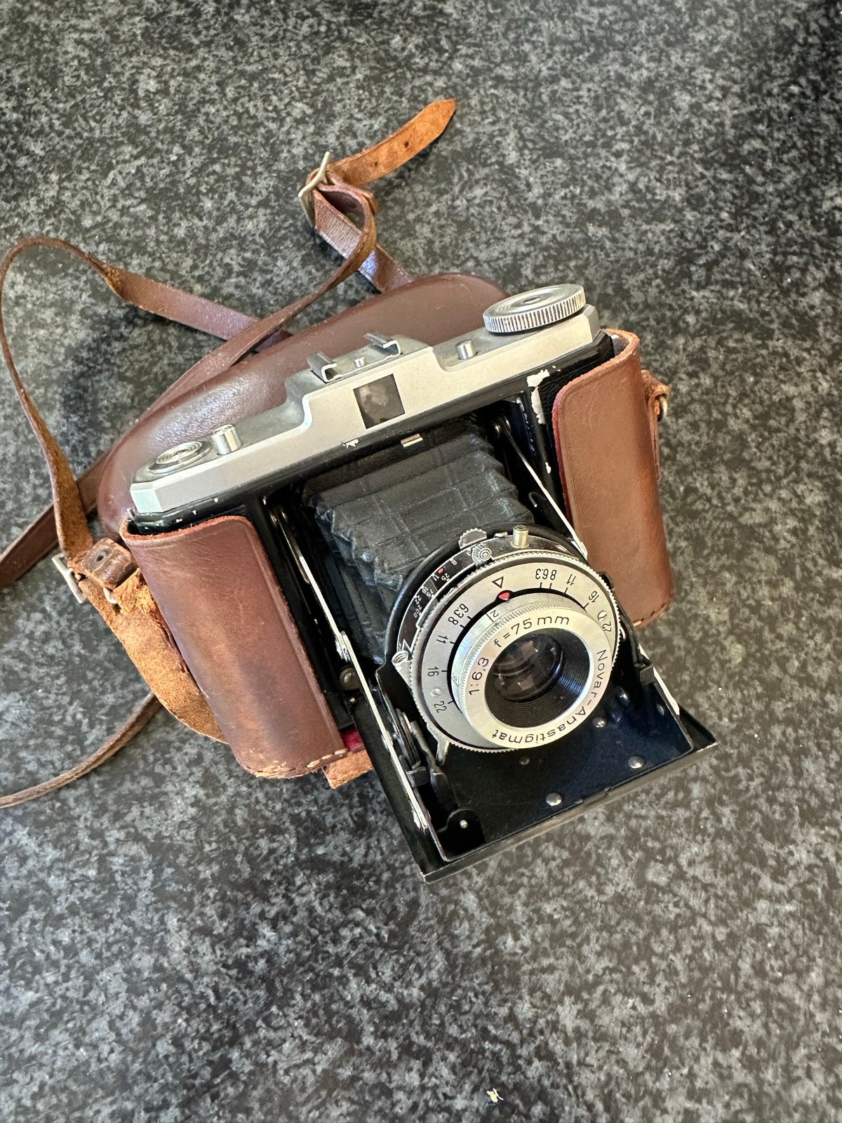 Vintage Zeiss Ikon Novar-Anastigmat camera met lederen tas, Ophalen, Gebruikt, Compact, Overige Merken