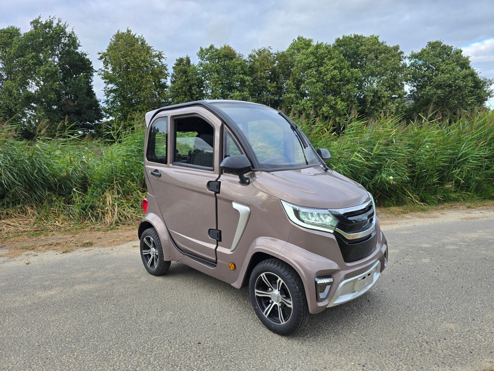 rijbewijsvrije 45km auto met LITHIUM accu, Ophalen, 46 km of meer, Canta, 16 km/u of meer