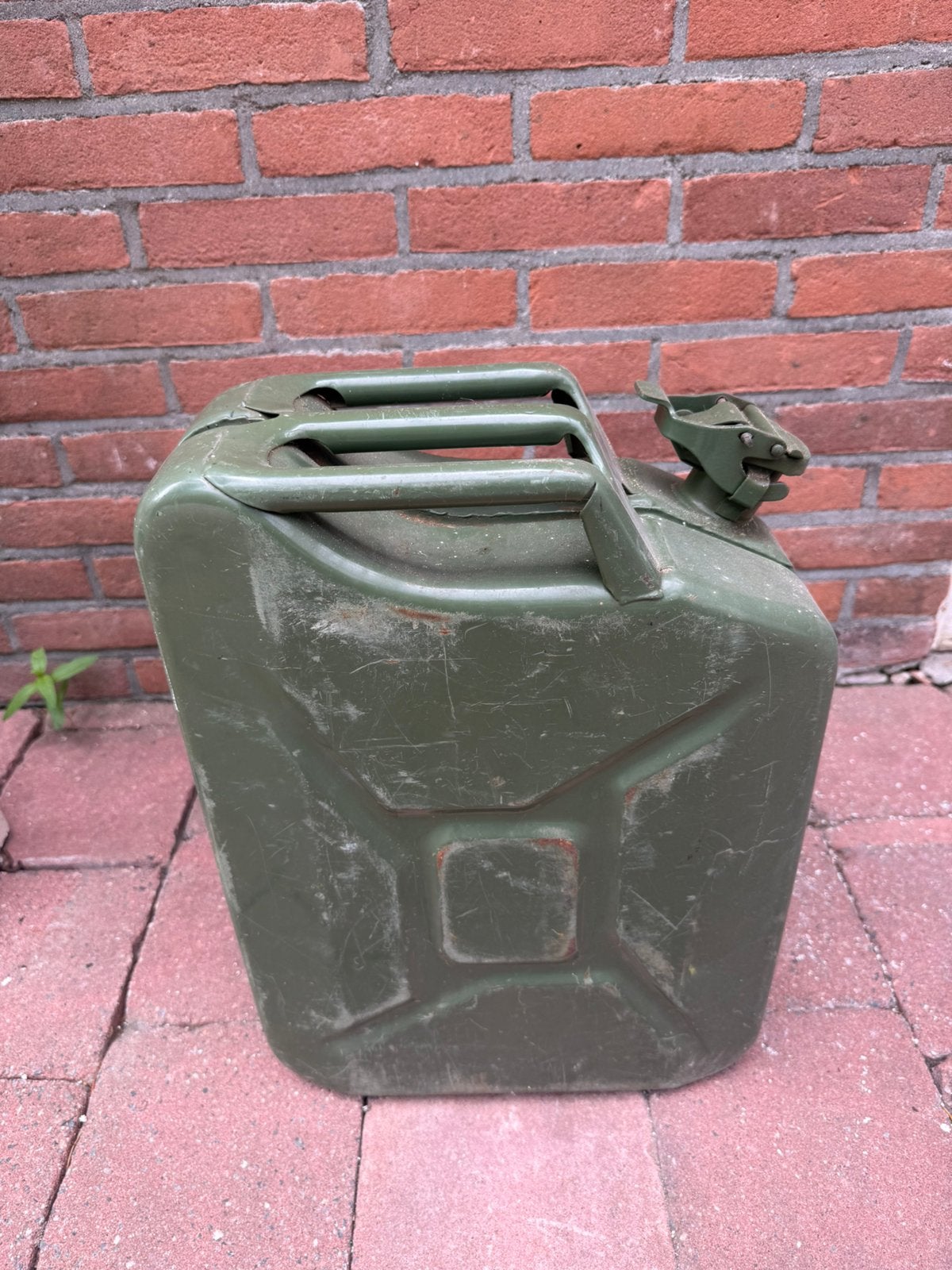 ijzeren jerrycan 2 stuks, Ophalen, Gebruikt