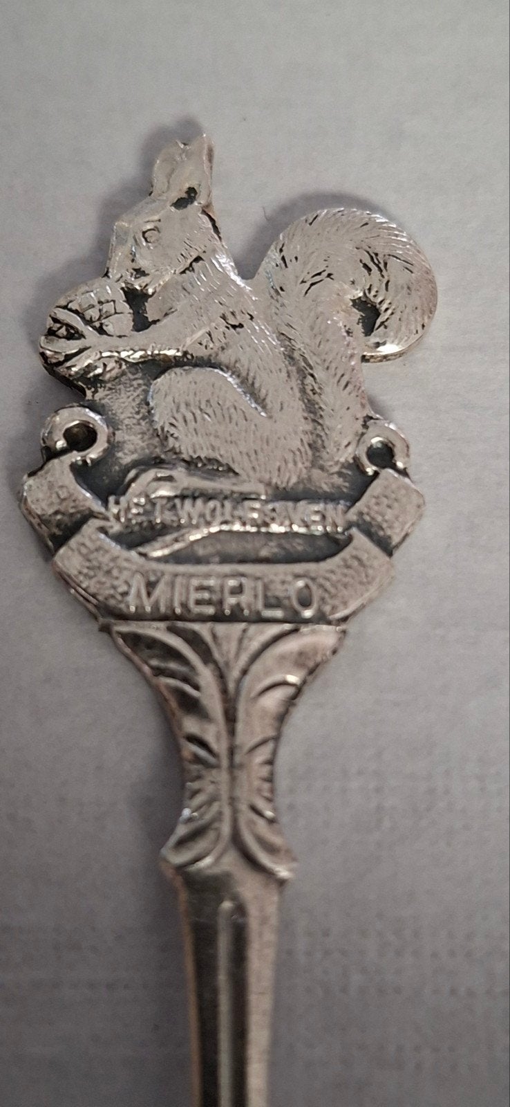 Verzilverde theelepel Het Wolfsven Mierlo met eekhoorn, Antiek en Kunst, Antiek | Bestek, Ophalen of Verzenden