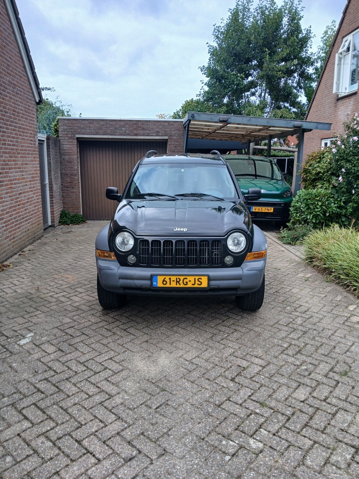 stoere Jeep Cherokee 2.4 Sport (2005) – APK tot maart 2027 –, Stof, 4x4, 4 cilinders, Zwart