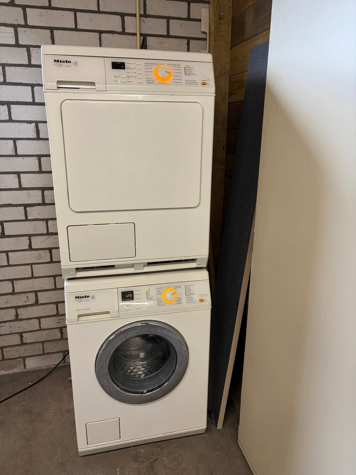 Miele Wasmachine en Condensdroger, 6 tot 8 kg, Ophalen, Gebruikt, 85 tot 90 cm