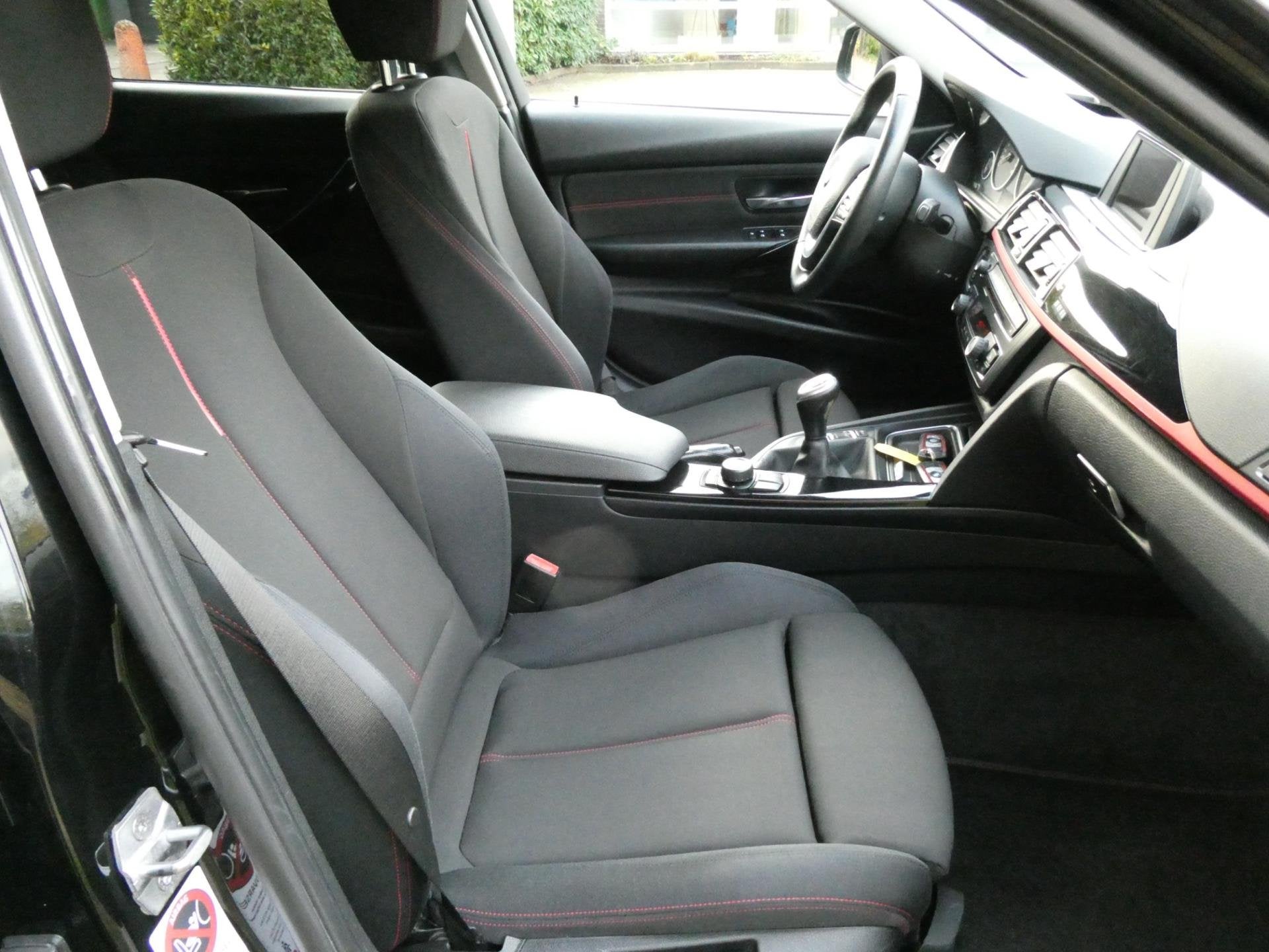 BMW 3-serie 316i Sedan 2e eigenaar 136pk Clima Multimedia 6-, 1360 kg, Gebruikt, Euro 6, 4 cilinders