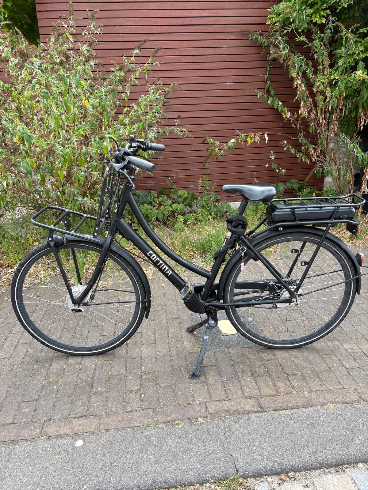 Zwarte Cortina E-bike, Fietsen en Brommers, Elektrische fietsen, Ophalen, Gebruikt, 30 tot 50 km per accu, Cortina