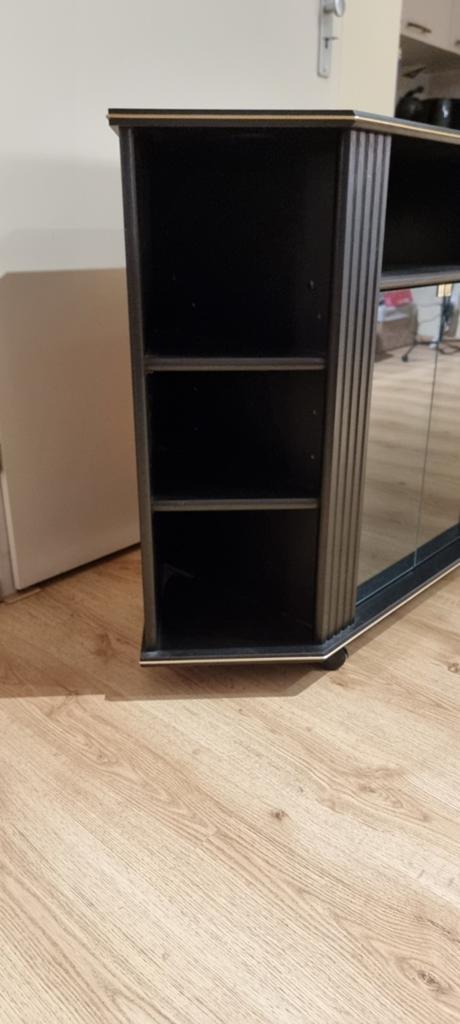 TV kastje op wieltjes met glazen deurtjes, Huis en Inrichting, Kasten | Televisiemeubels, Ophalen, Gebruikt, 100 tot 150 cm, Glas