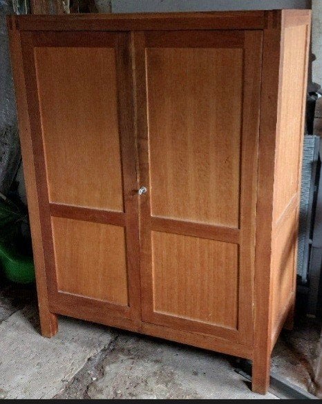mooie houten kast gratis af te halen, Huis en Inrichting, Ophalen, Gebruikt, 25 tot 50 cm