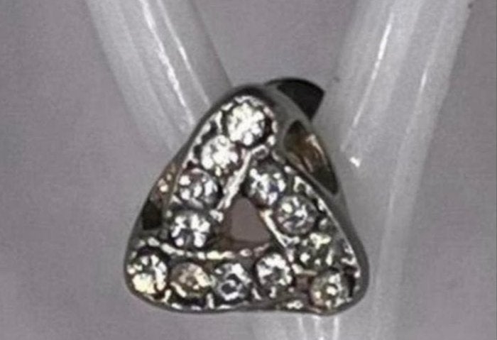 Zilverkleurige Driehoek Oorknopjes met Strass Steentjes, Overige materialen, Nieuw, Ophalen of Verzenden, Knopjes of Stekers