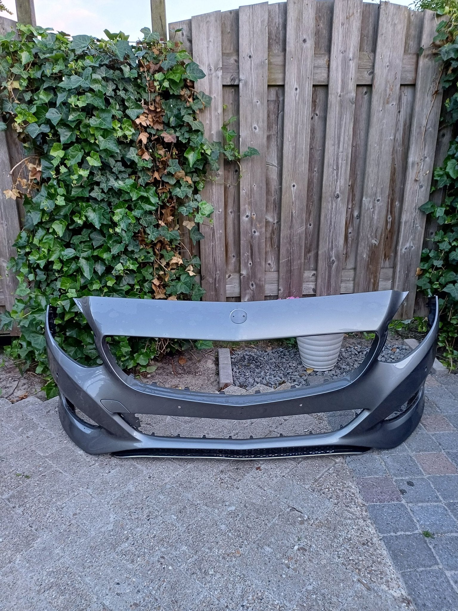 Mercedes-Benz B-Klasse Bumper Voorbumper A2468854325 PDC, Gebruikt, -, Voor, Ophalen of Verzenden