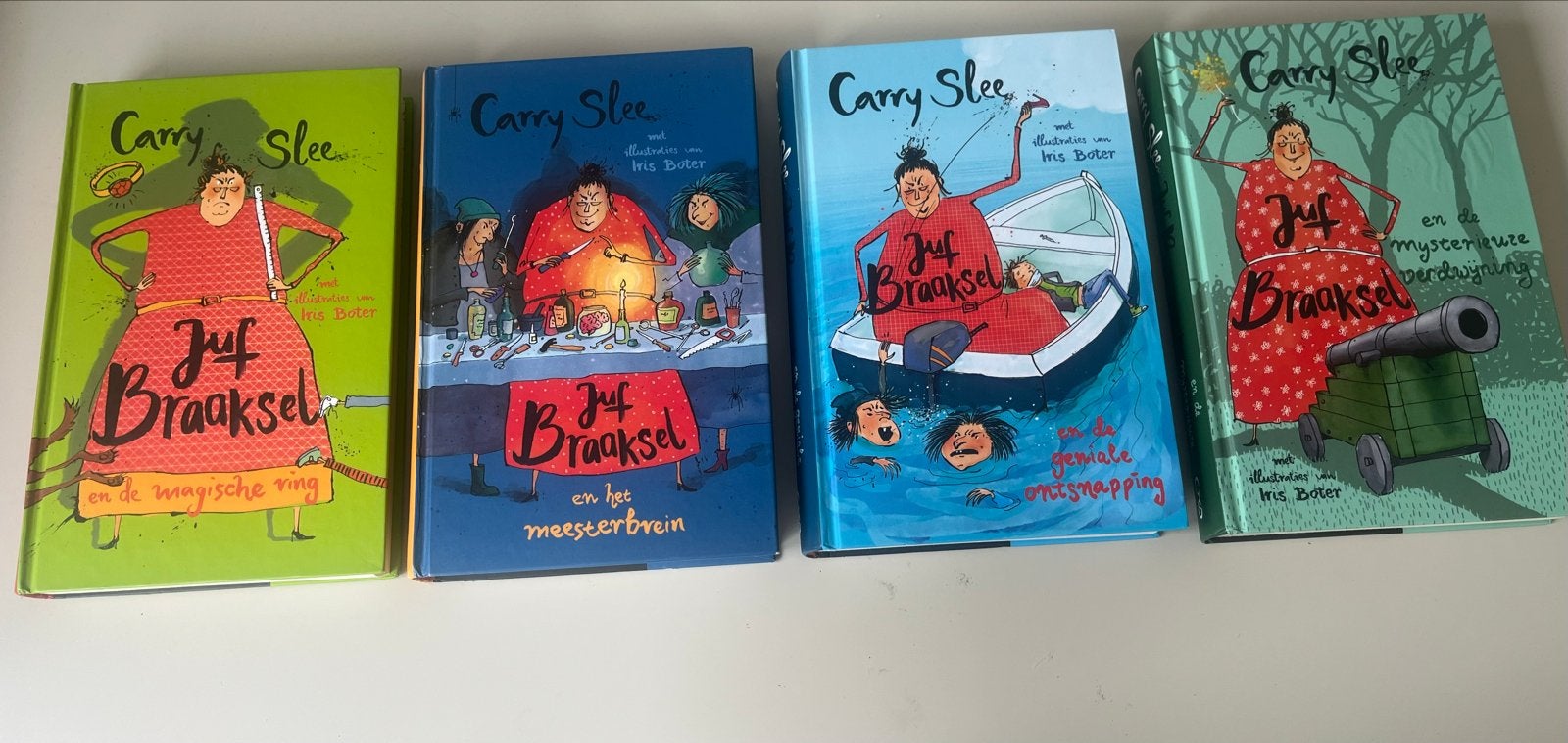 Carry Slee - Juf Braaksel boeken (4 stuks), Ophalen, Zo goed als nieuw, Fictie algemeen