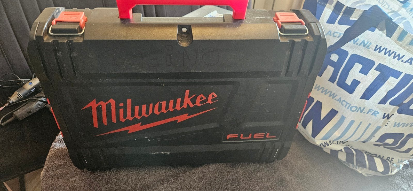 Milwaukee M18 FUEL Boor-/Schroefmachine met Accu en Lader, Variabele snelheid, Ophalen of Verzenden, Boor- en Schroefmachine, Gebruikt