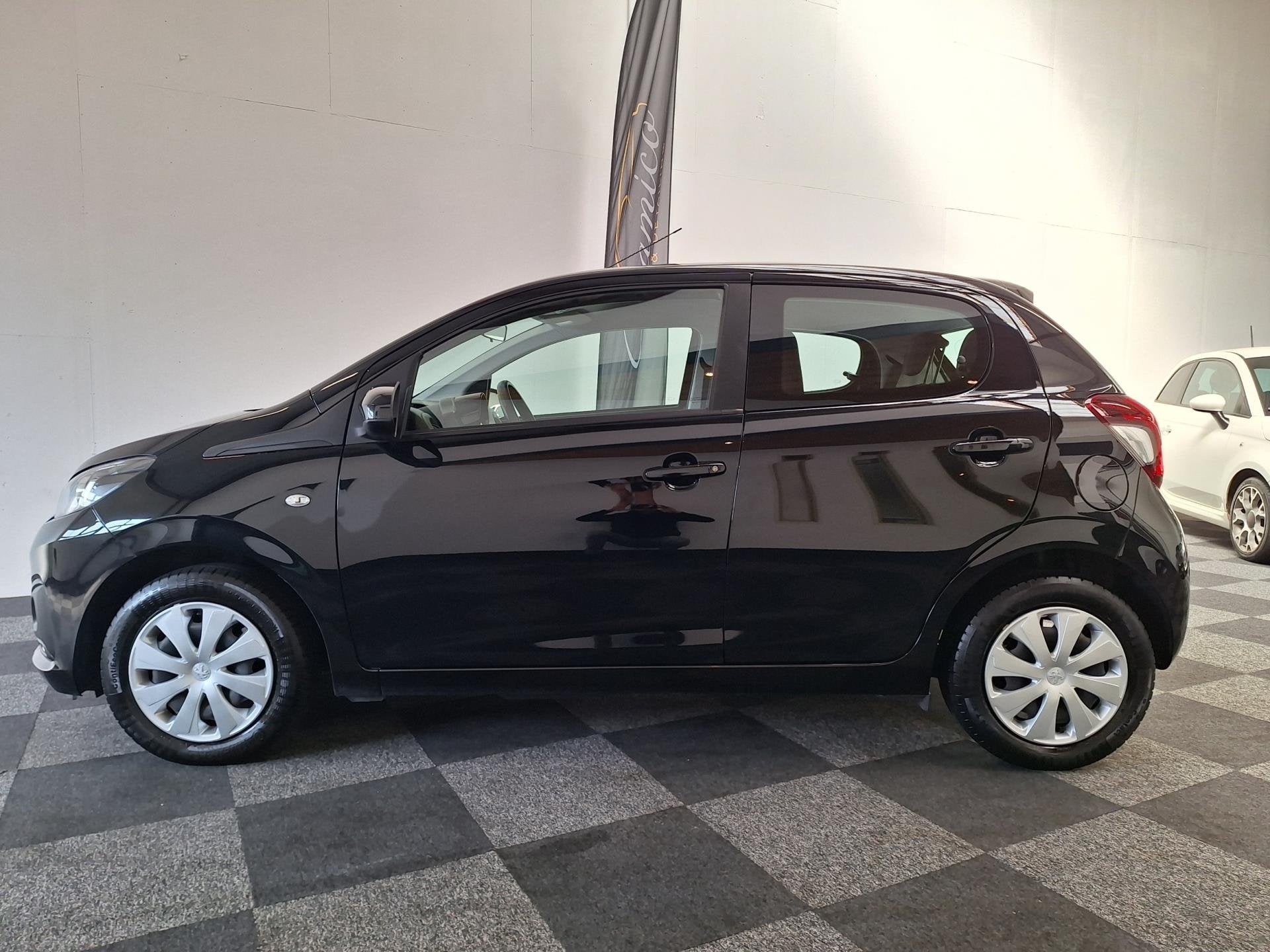 Peugeot 108 2019. Active. MET SLECHTS 59.000 km NAP., Auto's, Peugeot, Voorwielaandrijving, Stof, Gebruikt, Euro 6