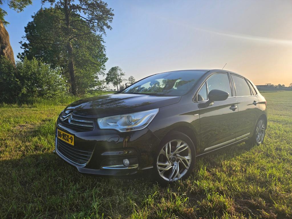 Citroën C4 1.6 VTI Exclusive NIEUWE APK | LUXE UITVOERING |, Auto's, Voorwielaandrijving, Stof, 1550 kg, 4 cilinders