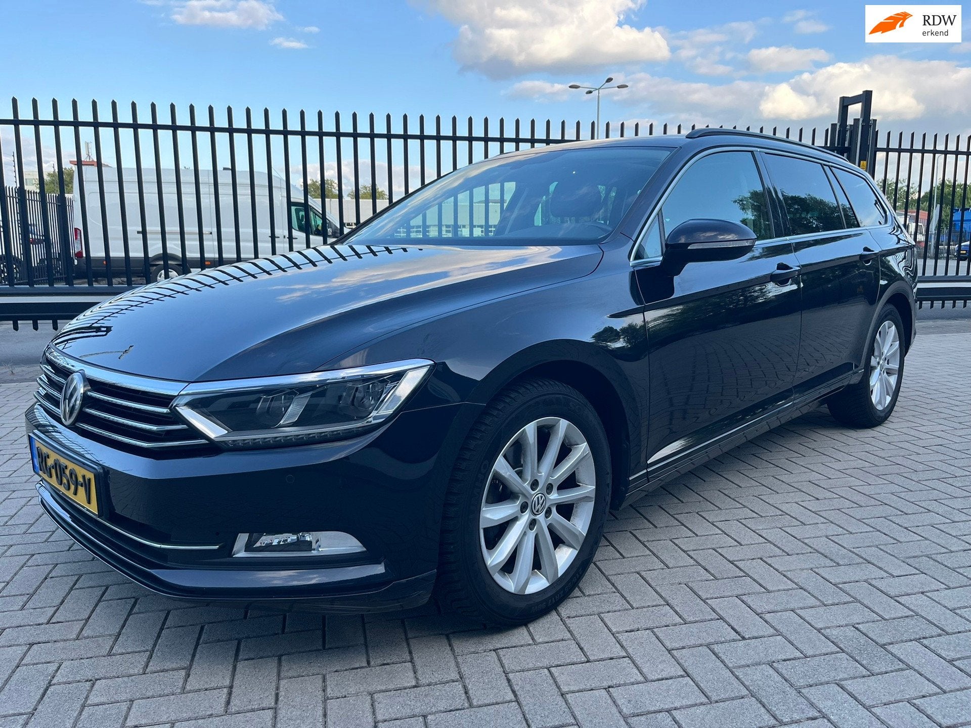 Volkswagen Passat Variant 1.4 TSI DSG Highline Business Pano, Dealer onderhouden, Gebruikt, 4 cilinders, Grijs