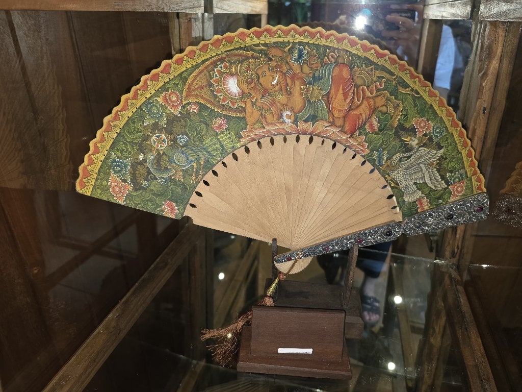 Exclusieve Bali Handwaaier: Ganesha, Garuda & Edelstenen BP1, Hout, Wanddecoratie, Verzenden, Indonesië