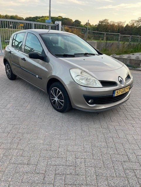 Renault Clio 1.2-16V Authentique (bj 2008), Startonderbreker, 535 kg, Gebruikt, 4 cilinders