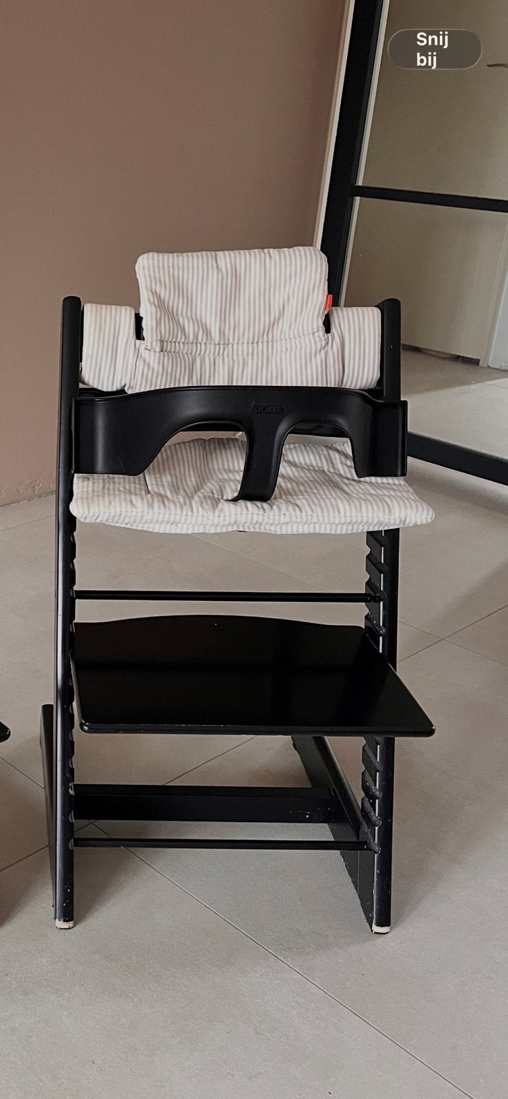 Stokke tripp trapp zwart met beugel en kussen, Ophalen, Gebruikt, Meegroeistoel