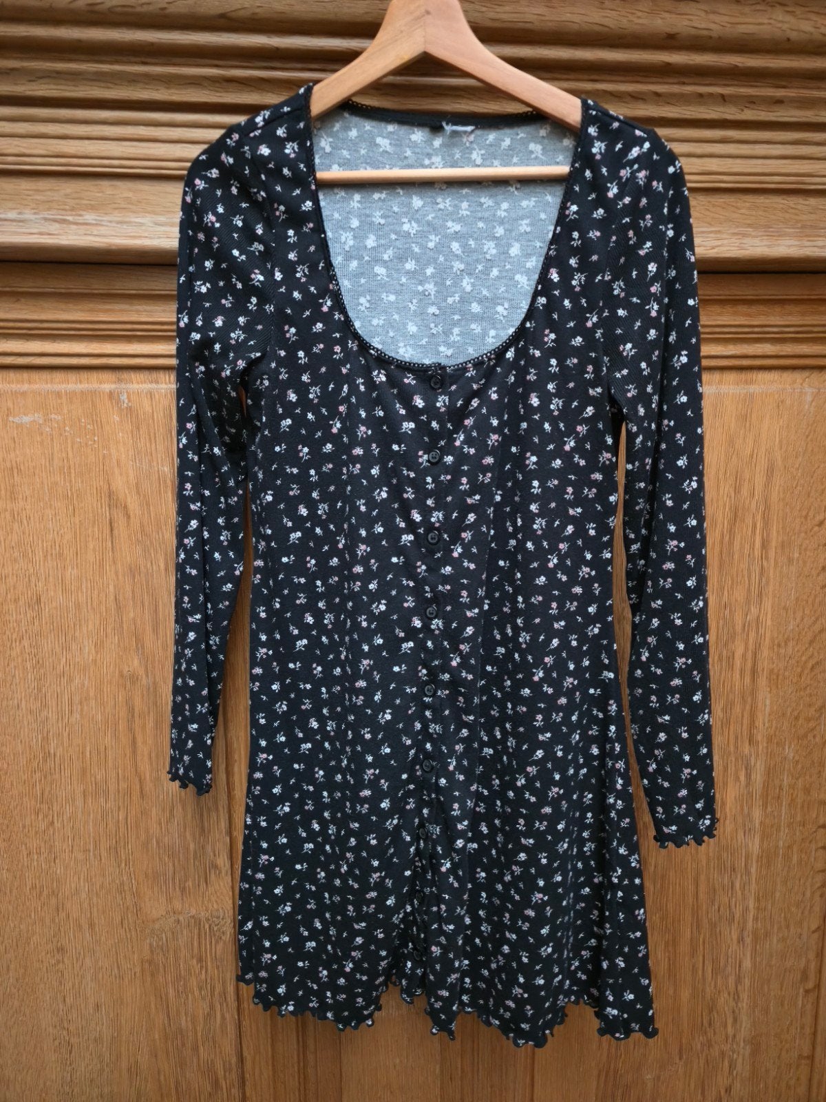 h&m zwart ribgebreid jurkje met bloemenprint mt L, H&M, Verzenden, Zwart, Maat 42/44 (L)