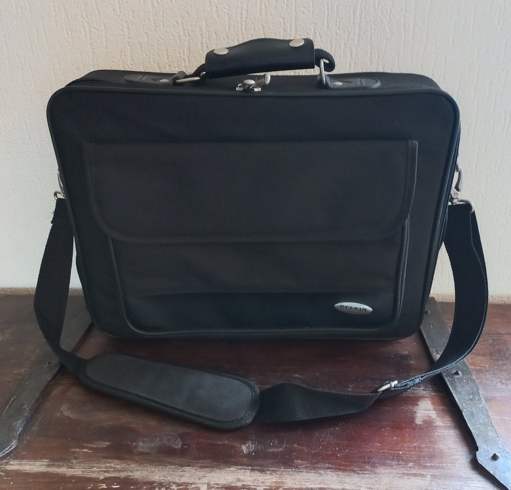 nieuwe Laptoptas van Belkin, Meerdere vakken, 17 inch of meer, Nieuw, Ophalen of Verzenden
