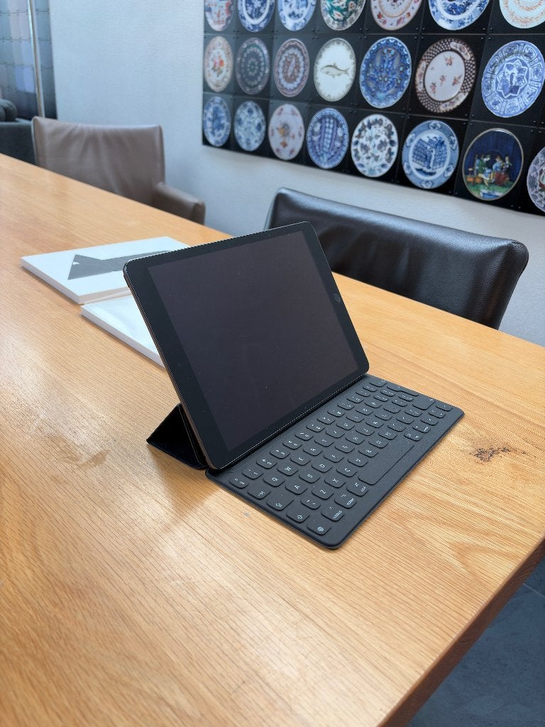 Ipad 9de generatie + Smart Keyboard, 10 inch, Apple iPad, Zwart, Ophalen of Verzenden