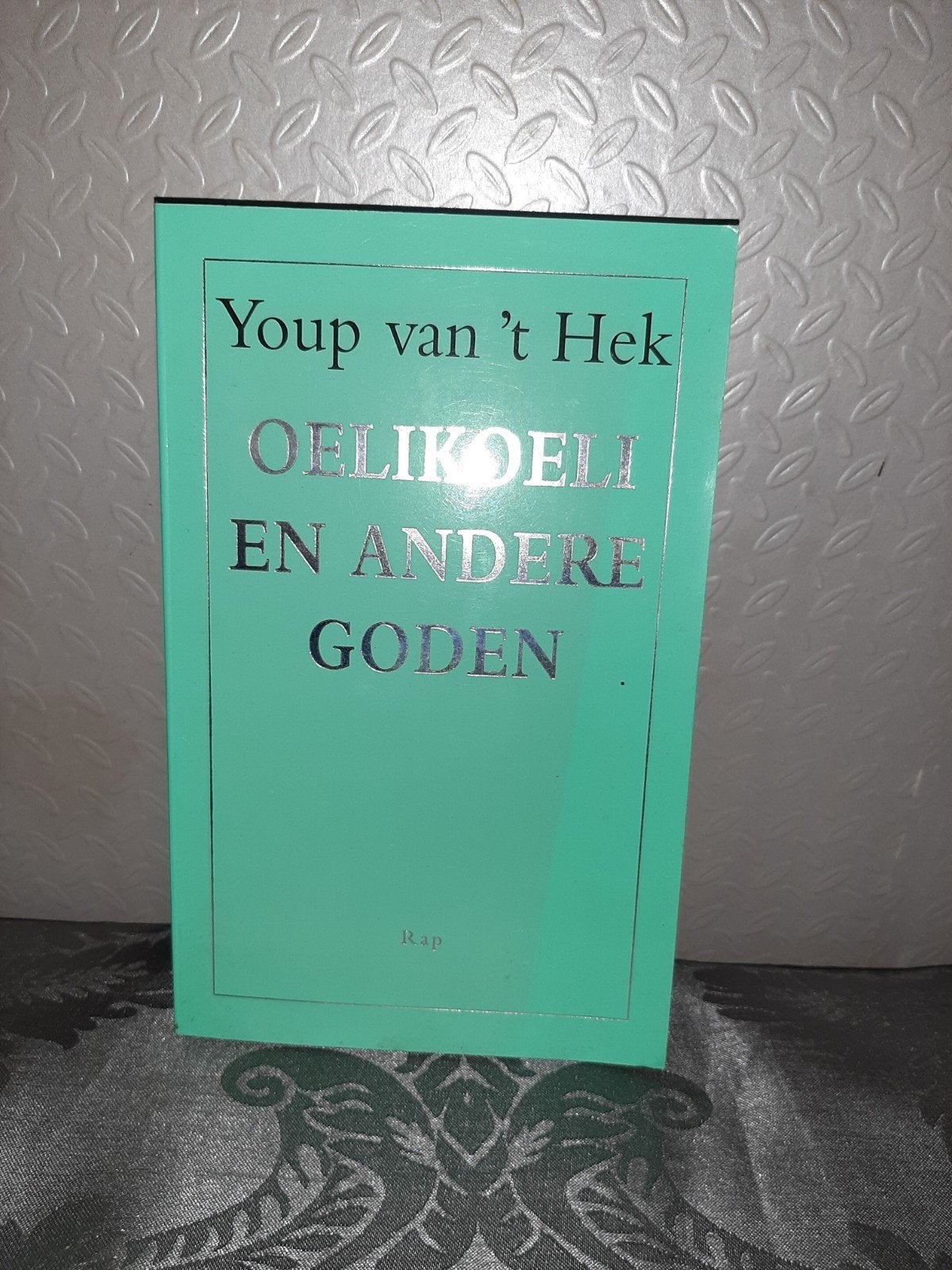 Oelikoeli en andere goden - Youp van 't Hek (Columnbundel), Ophalen of Verzenden, Gelezen, Youp van 't Hek, Eén auteur