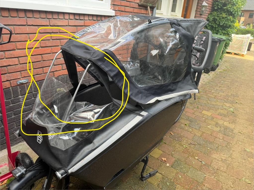 Regenhuif Urban Arrow met schade, Ophalen, Gebruikt, 4 kinderen of meer