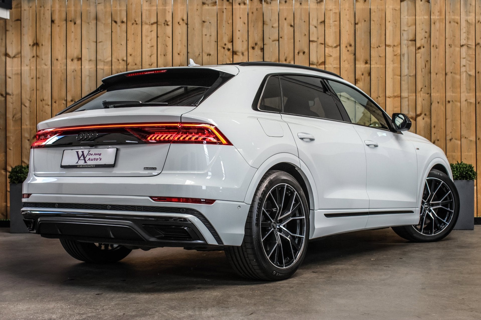 Audi Q8 55 TFSI e Quattro S-Line *Pano*RS-Stoelen*B&O*Soft-C, Auto's, Automaat, Dealer onderhouden, Gebruikt, Zwart