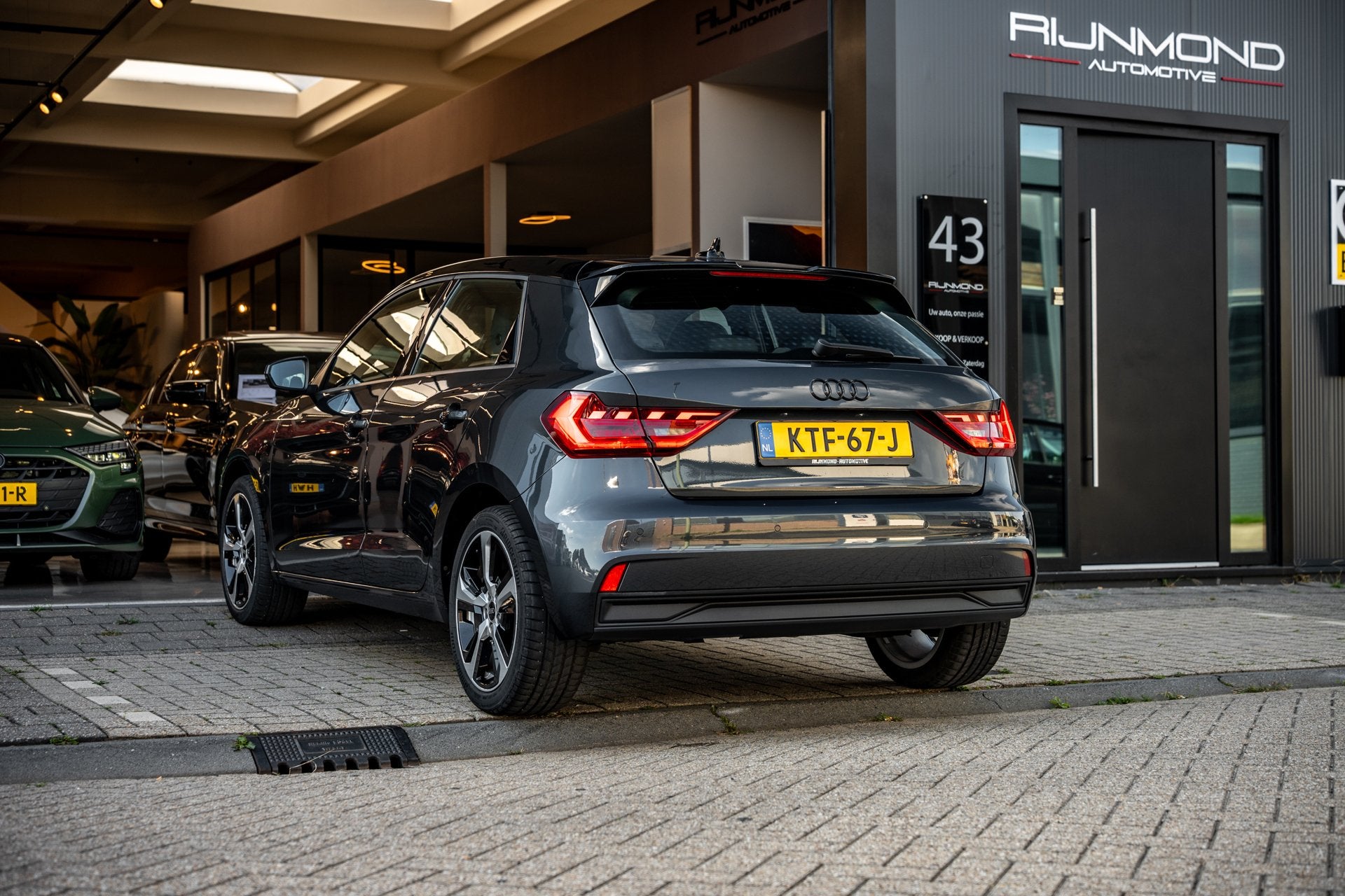 Audi A1 SPORTBACK Dealer Onderhouden|Acc Lane-Assist|Carplay, Dealer onderhouden, Stof, 95 pk, Bedrijf