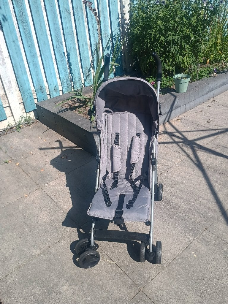 Grijze/zwarte paraplu buggy, Ophalen, Zo goed als nieuw