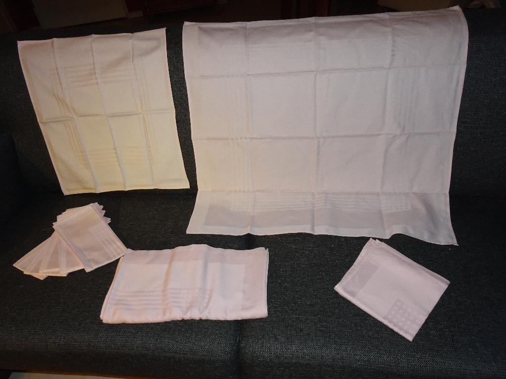 Tafellaken & 6 Servetten & 2 Napperons * Licht Roze, Ophalen, Zo goed als nieuw, Rechthoek, Binnen