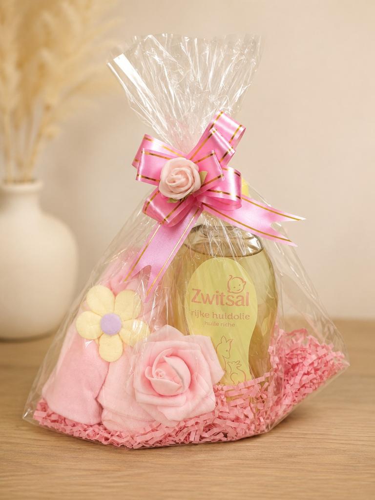 Kraamcadeau roze Rompertje, haarelastiekje&Zwitsal Huidolie, Ophalen of Verzenden, Nieuw, Kraamcadeau