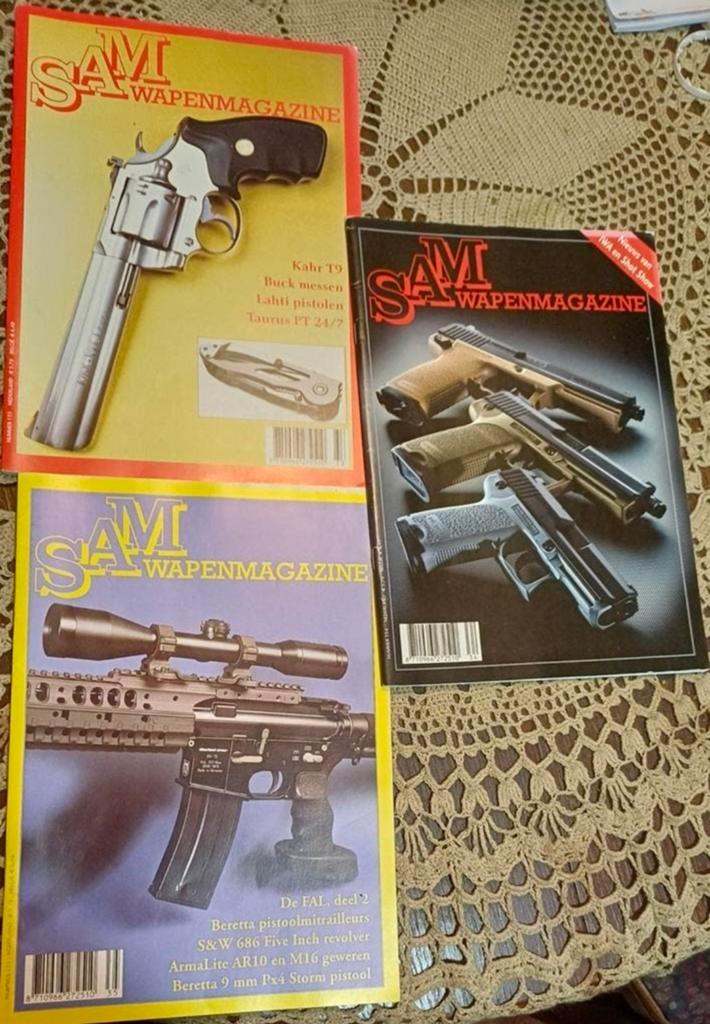 Drie edities van het SAM Wapenmagazine. Boeiende artikelen., Ophalen of Verzenden, Gelezen