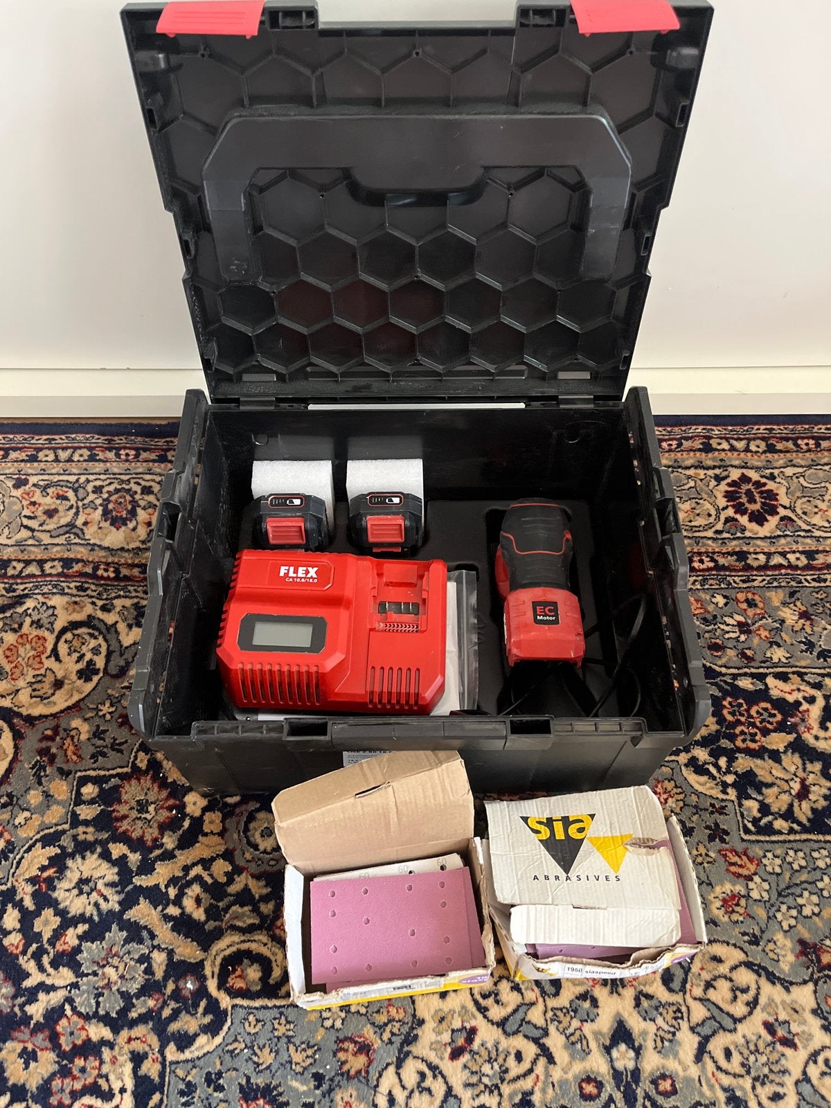 Flex accu schuurmachine met lader en 2 accu's, Ophalen of Verzenden, Gebruikt, Minder dan 600 watt, Excentrische schuurmachine