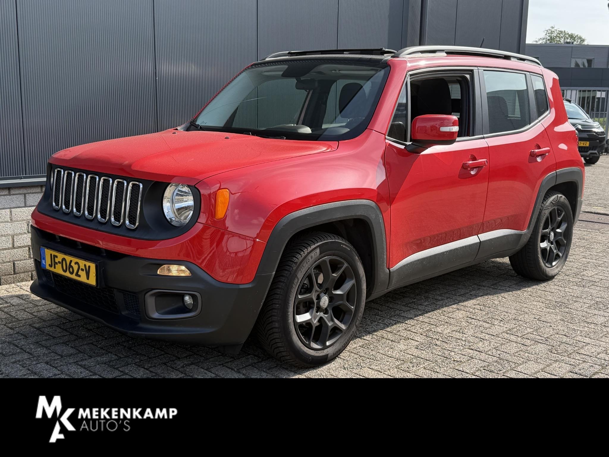Jeep Renegade 1.4 MultiAir Freedom 17"/Panoramadak/Trekhaak/, Auto's, Stof, Gebruikt, 4 cilinders, 400 kg
