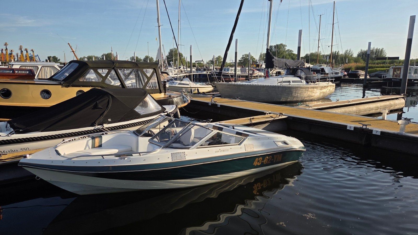 Speedboot Aquatron 1800LX, Watersport en Boten, Ophalen, Overige merken, Binnenboordmotor, 5 m