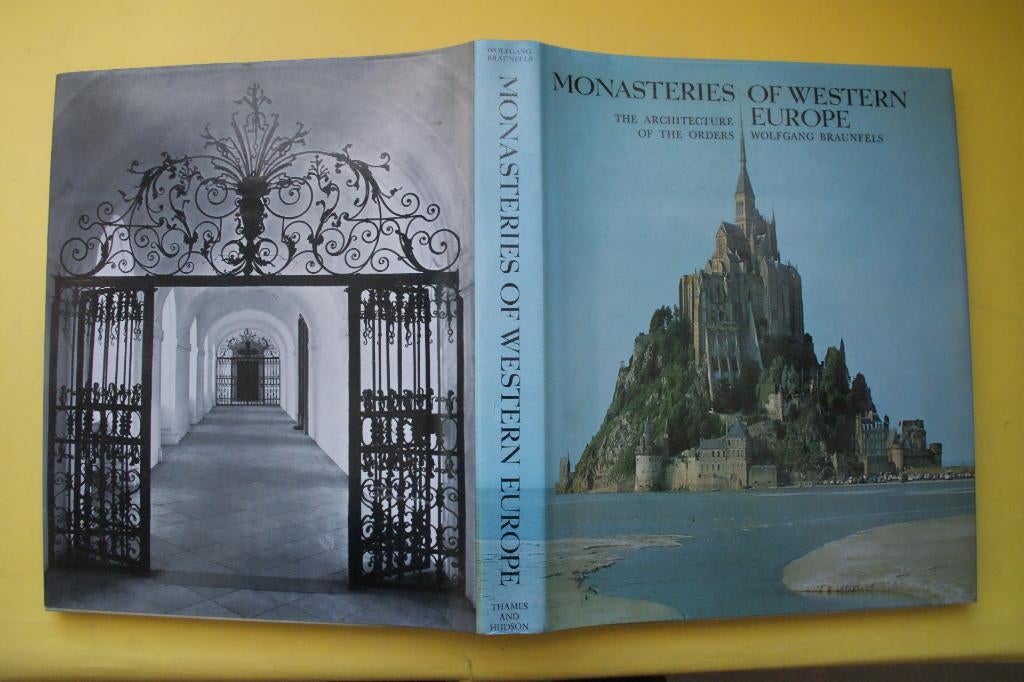 MONASTERIES of WESTERN EUROPE architecture of the Orders, Ophalen of Verzenden, Zo goed als nieuw, Architecten