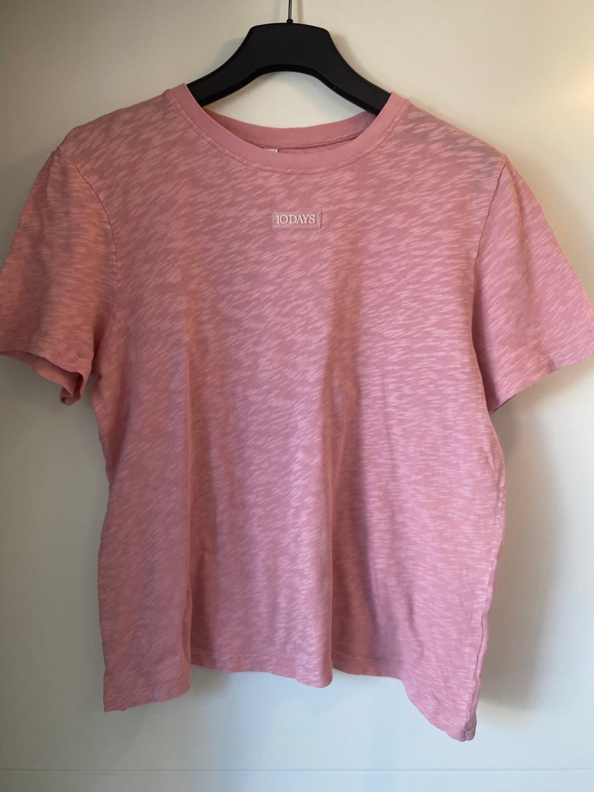 10 days t-shirt, Kleding | Dames, T-shirts, Ophalen of Verzenden, Zo goed als nieuw, Maat 38/40 (M), Korte mouw