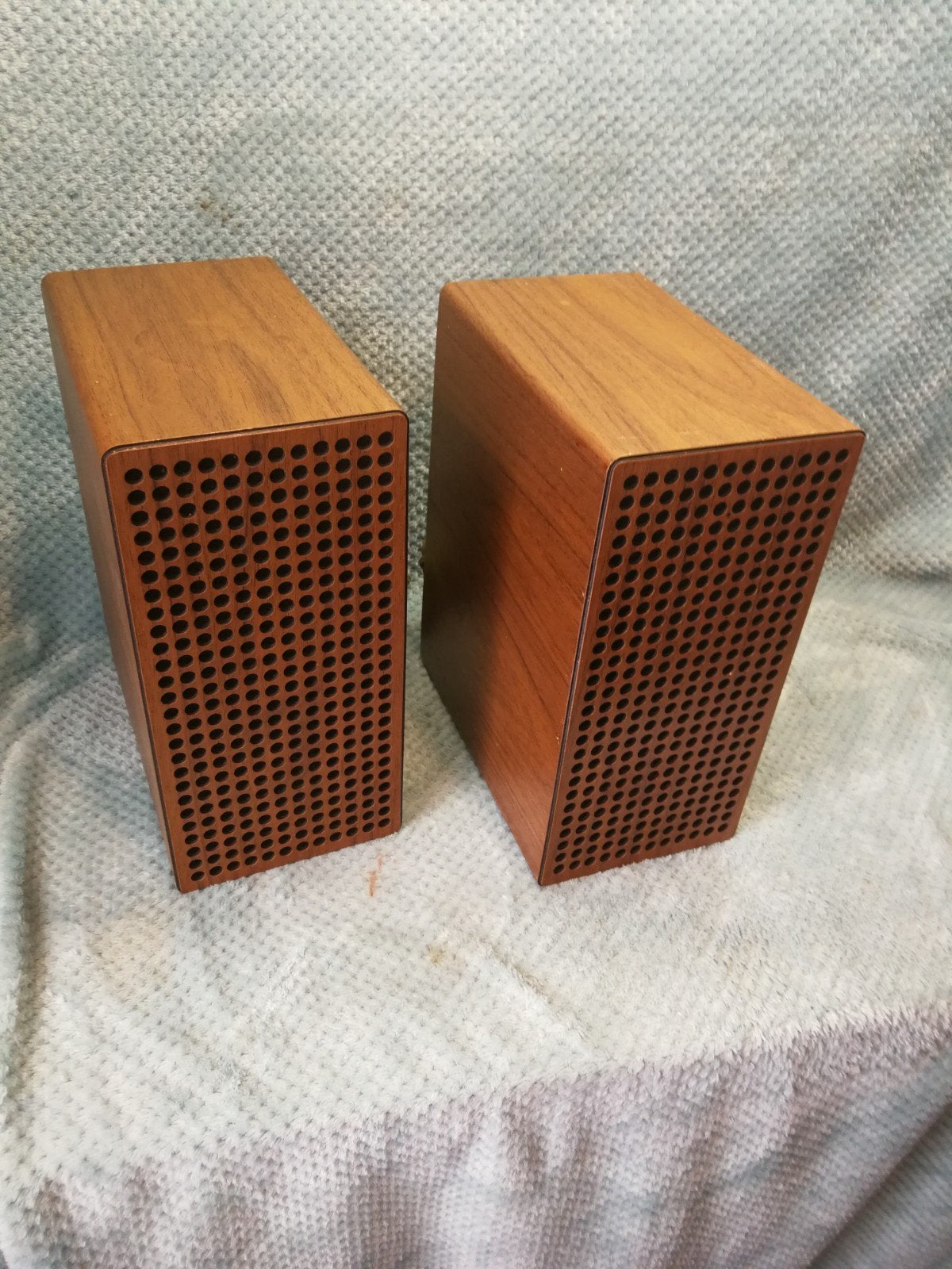 Vintage 70's Siemens boekenplank luidsprekers i.z.g.s, Audio, Tv en Foto, Luidsprekers, Ophalen, Minder dan 60 watt, Front, Rear of Stereo speakers