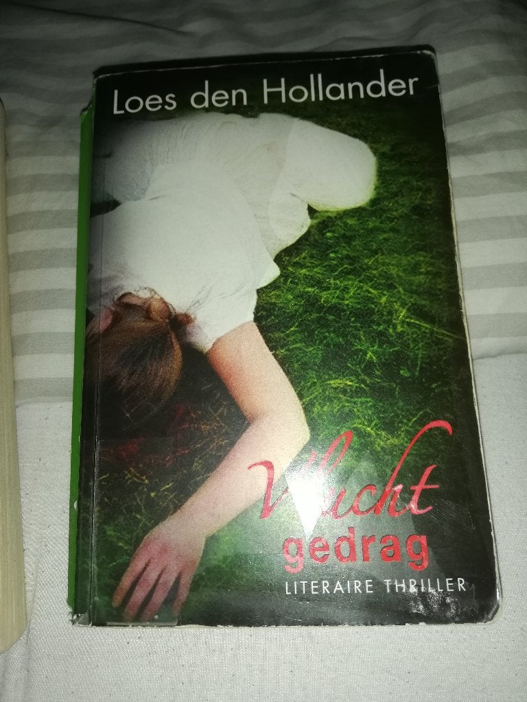 loes den hollander vlucht gedrag, Ophalen of Verzenden, Zo goed als nieuw, Loes den Hollander