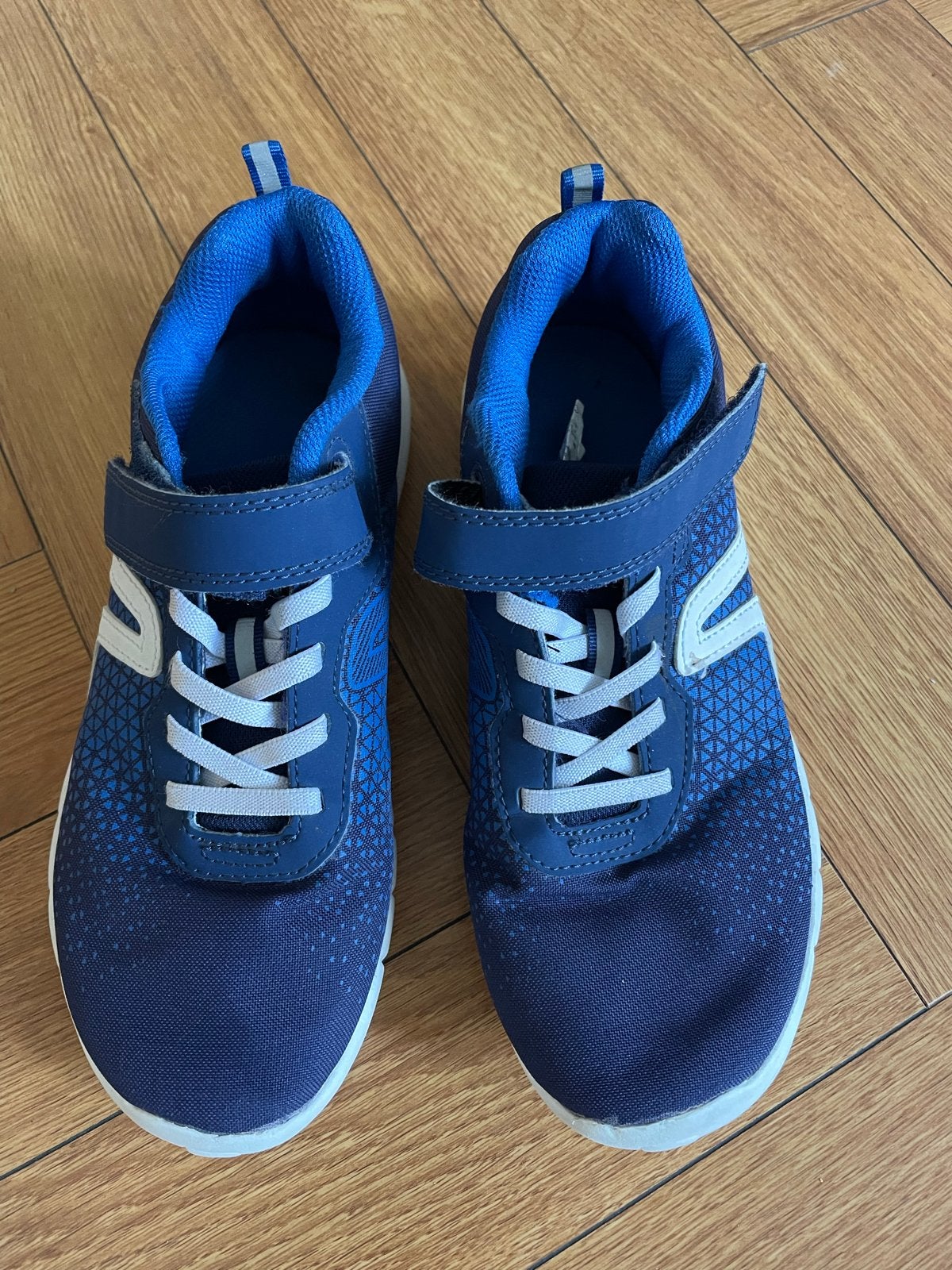 Blauwe sportschoenen voor kinderen, maat 36, Kinderen en Baby's, Ophalen of Verzenden, Gebruikt, Jongen of Meisje, Sportschoenen