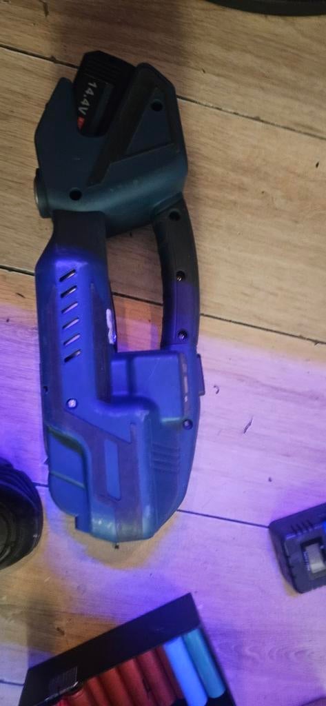 Accu omsnoeringsapparaat 14.4V V2, Doe-het-zelf en Verbouw, Gereedschap | Overige machines, Ophalen of Verzenden, Gebruikt