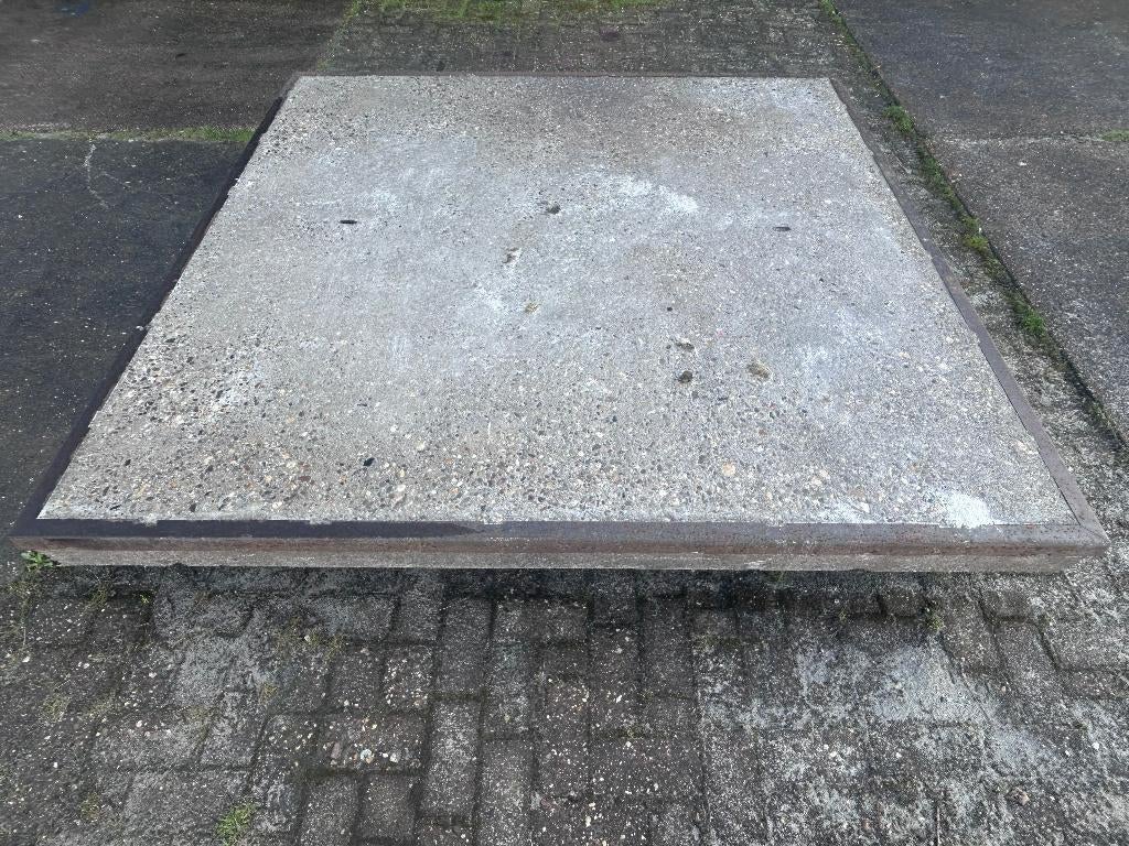 stelconplaat betonplaat verharding met stalenrand 2x2m, Tuin en Terras, Ophalen, Overige typen, Zo goed als nieuw, Minder dan 5 m²