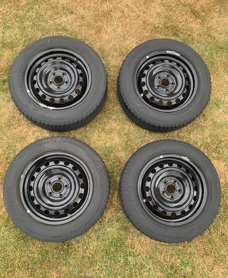 Winterbanden op velg + TPMS Sensoren voor Toyota Yaris 2020, Auto diversen, Ophalen of Verzenden
