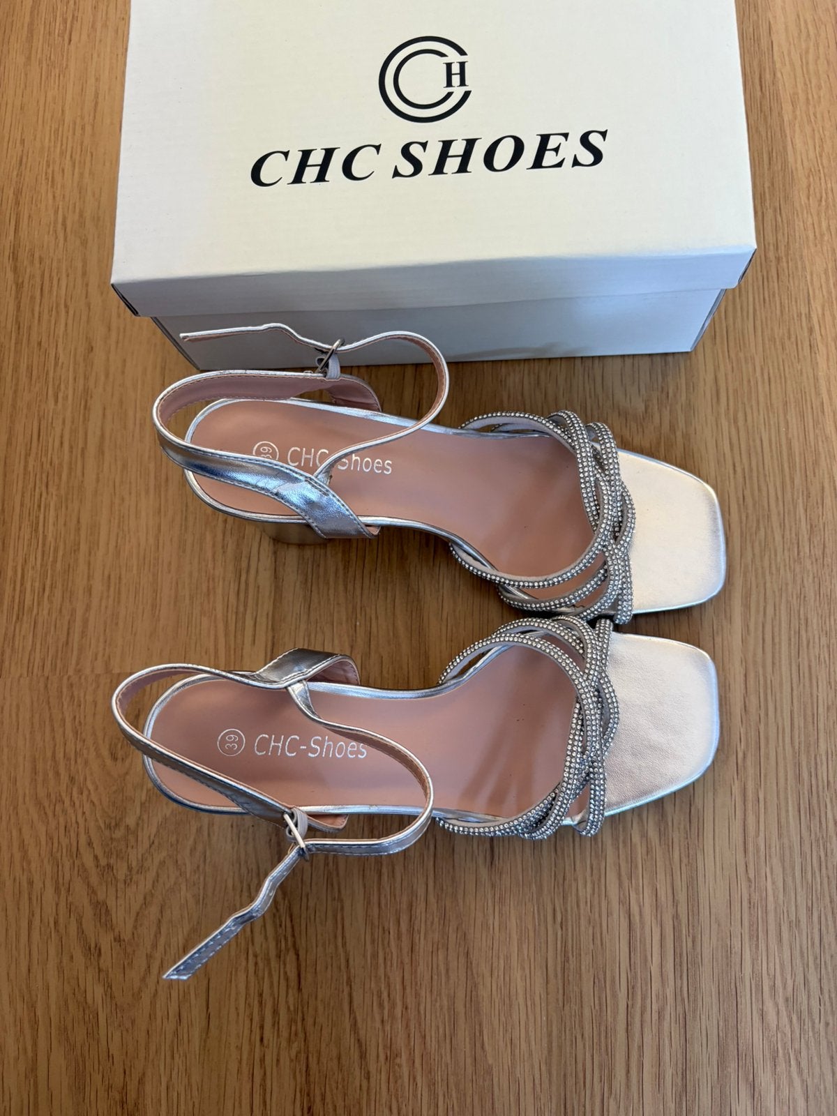CHC zilveren hakken schoenen, Kleding | Dames, Schoenen, Ophalen of Verzenden, Zo goed als nieuw, Schoenen met hoge hakken