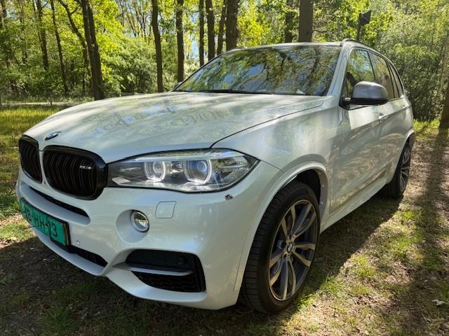 BMW X5 M50d 7p. (bj 2015, automaat), Auto's, Automaat, 15 km/l, 2993 cc, 7 stoelen