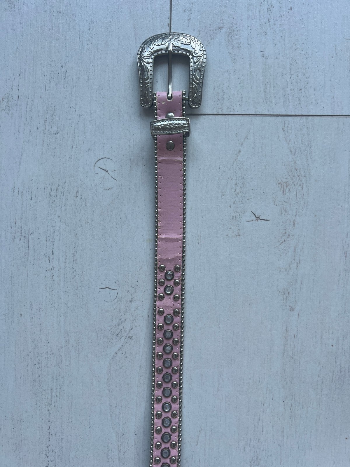 Roze riem met studs - maat 80, Heupriem, Ophalen of Verzenden, Gedragen, Overige kleuren