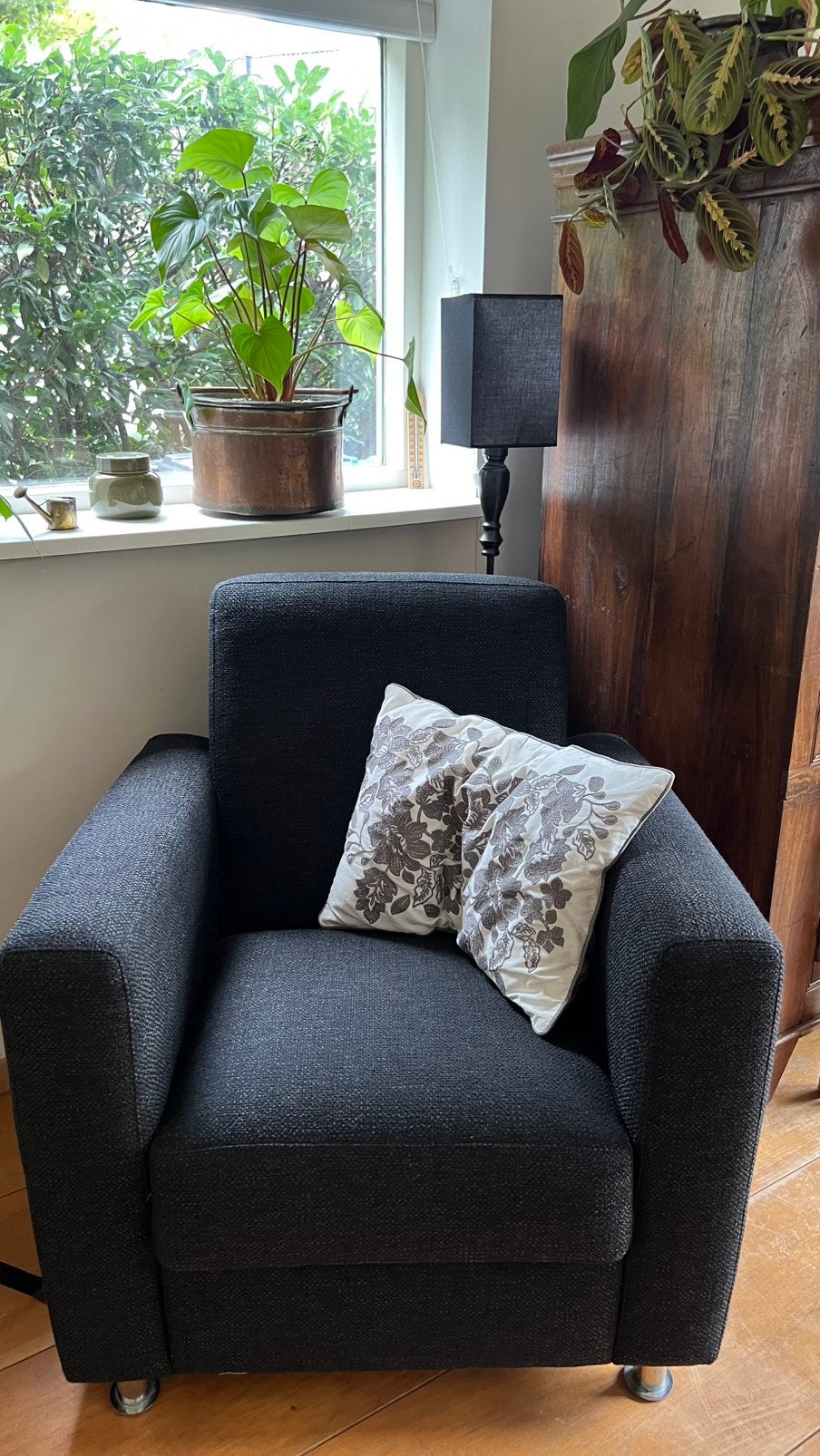 Comfortabele donkergrijze fauteuil - Zo goed als nieuw, Huis en Inrichting, Ophalen, Zo goed als nieuw, Eén, Stof