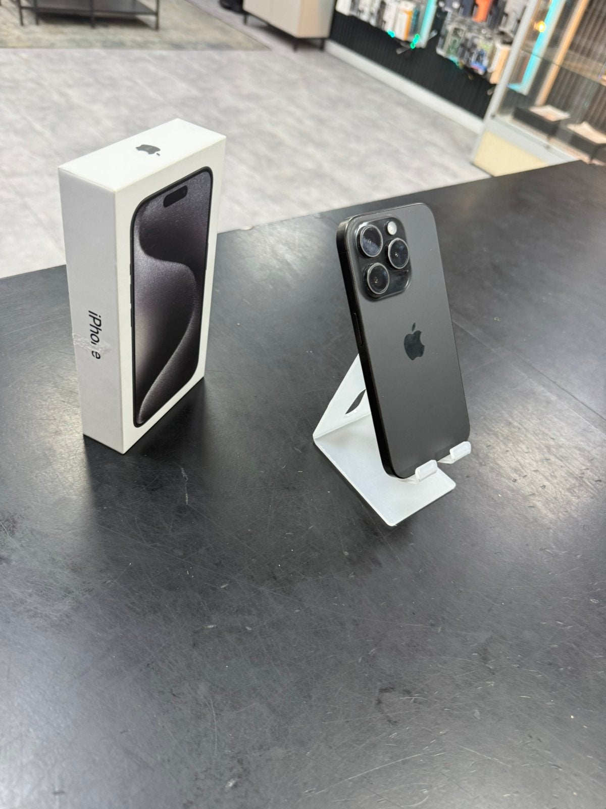 iPhone 15 Pro 128GB Prima staat! Scherm krasvrij! Accu 88%, Telecommunicatie, Ifixiteasy, Ophalen of Verzenden, Zo goed als nieuw